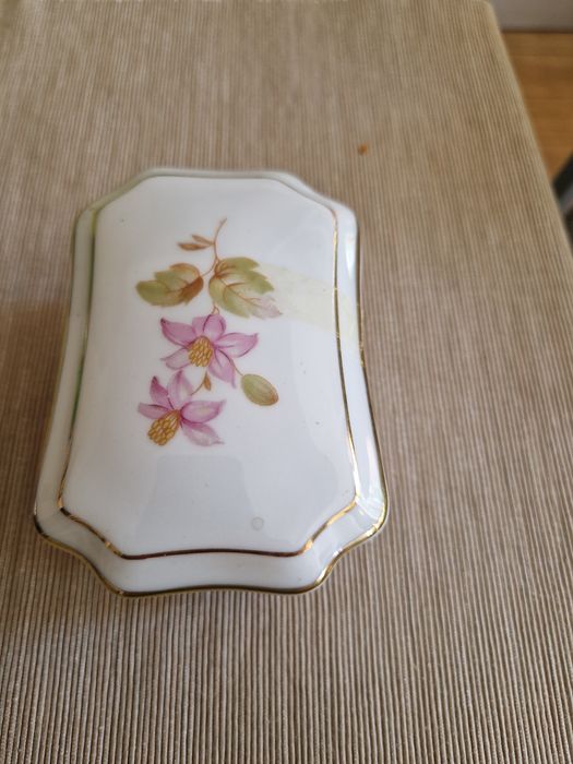 Guarda jóias. Porcelana. Candal