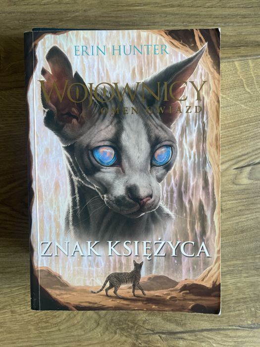Książka Wojownicy Omen Gwiazd „Znak księżyca”