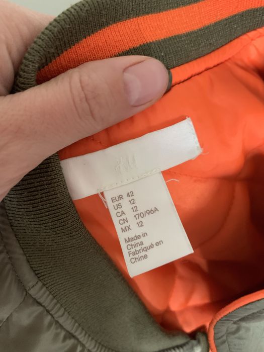 Бомпер курточка хакі H&M S-M