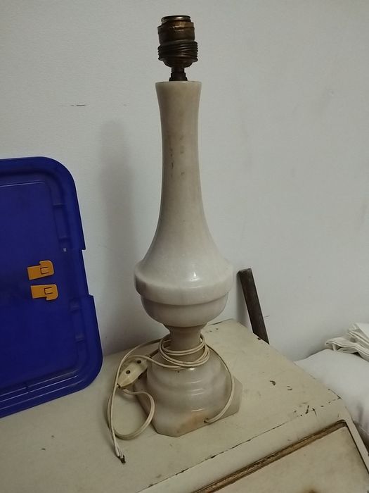 Candeeiro em mármore