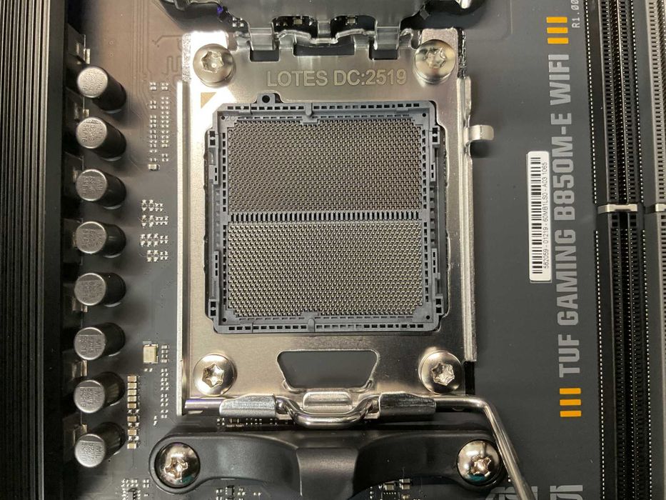 Материнська плата Asus TUF GAMING B850-E WIFI AMD AM5 DDR5, нова!