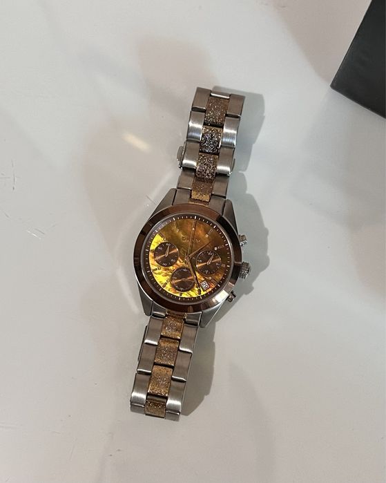 Годинник DKNY