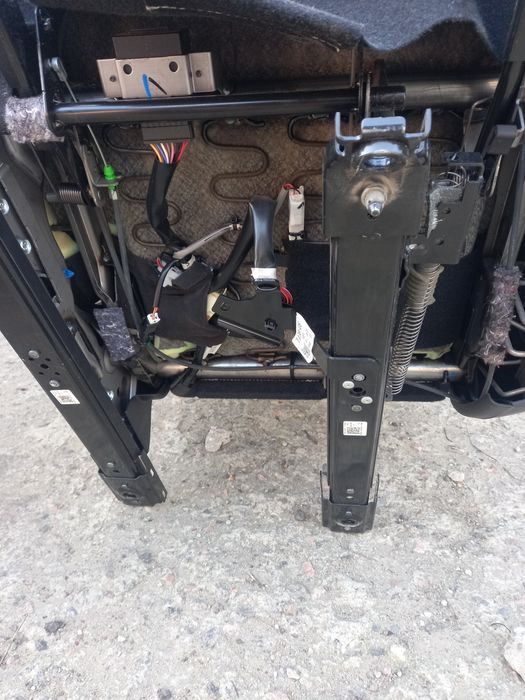 Сиденья второго ряда Мазда СХ-9 2016- 2021 года