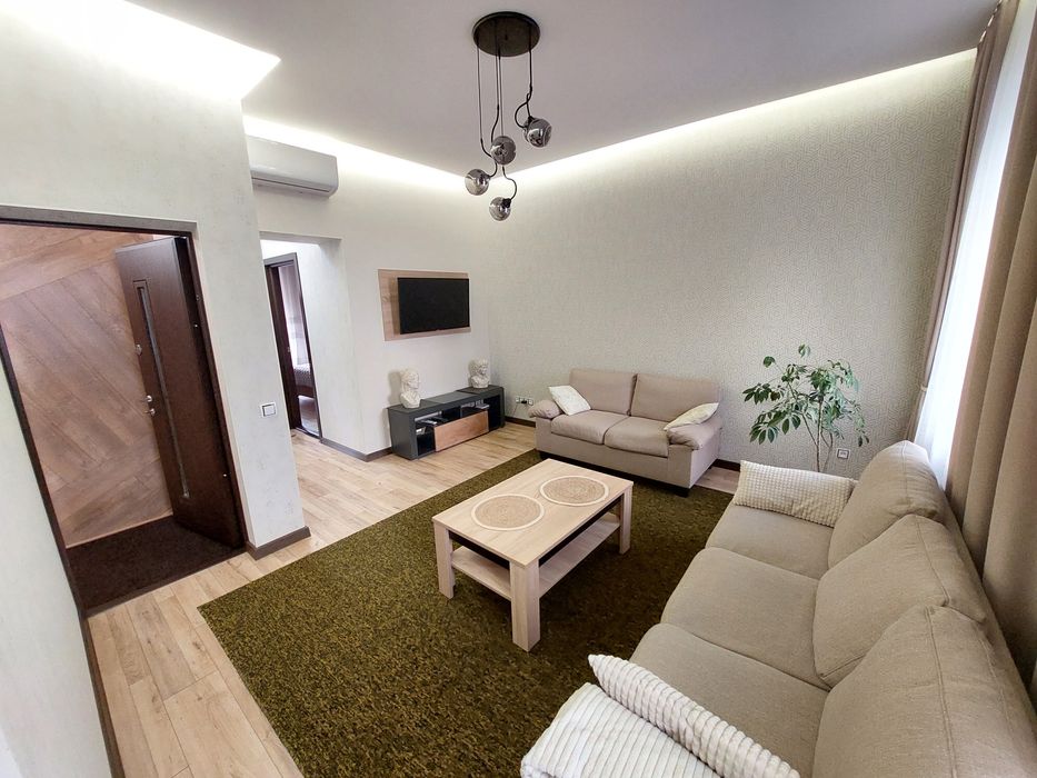 Аренда квартира Коттедж Центр проспект Центральний / Садовая Таунхауз