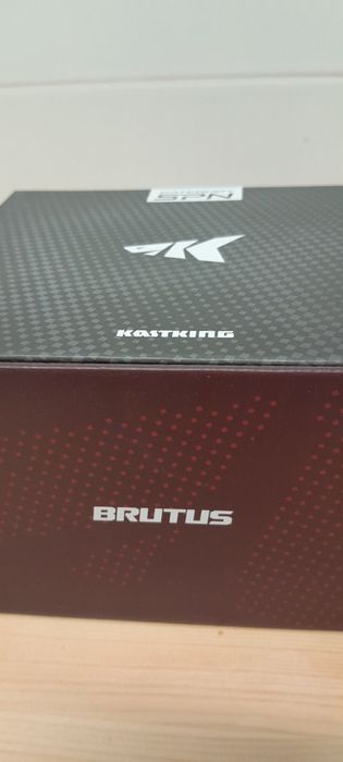 Vendo/troco Carreto kastking brutus 5000
