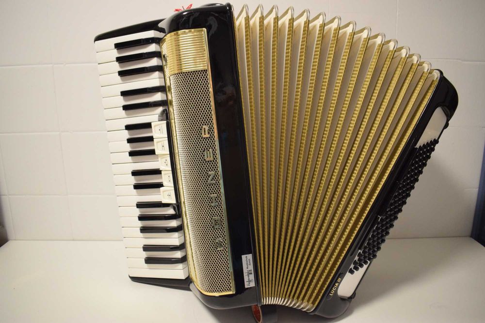 Acordeao Hohner Lucia III 3 Voz 96 Baixos, N. 23