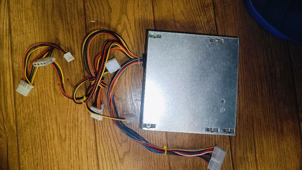 Блок живлення для комп'ютера