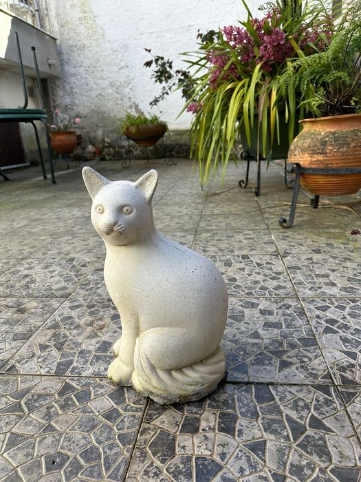 Estátua Gato Grande em Pedra