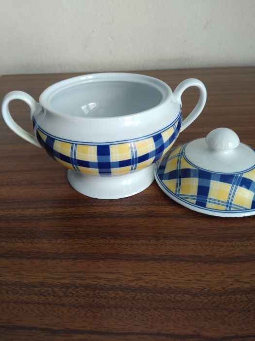 Peça de porcelana BELVER antiga