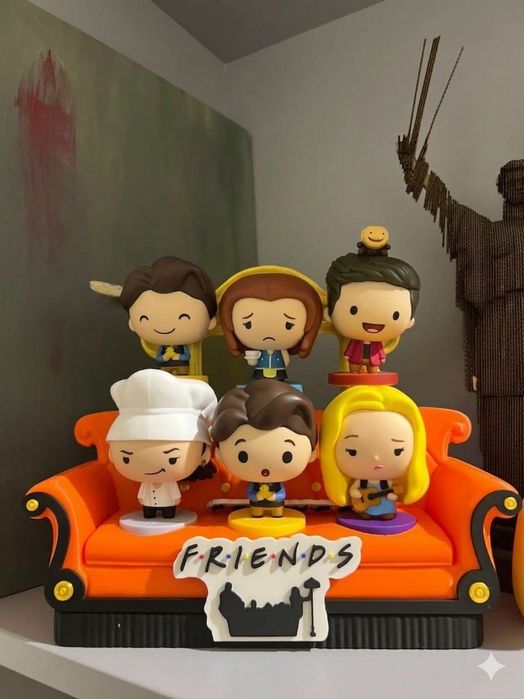 VIP диван для фігурок  "Friends" від McDonald's.