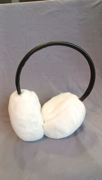 Меховые тёплые наушники белые
