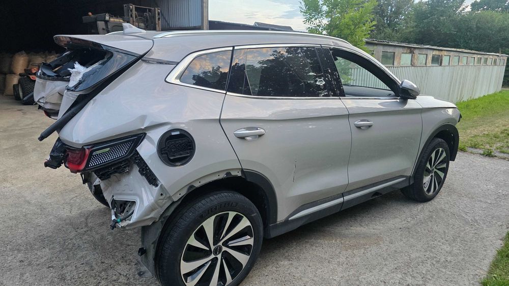 BYD song plus.