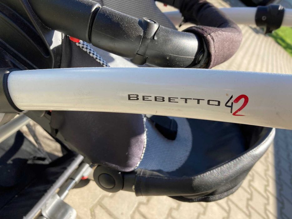 Wózek dla bliźniaków bliźniąt lub rok po roku Bebetto 42. Zestaw.