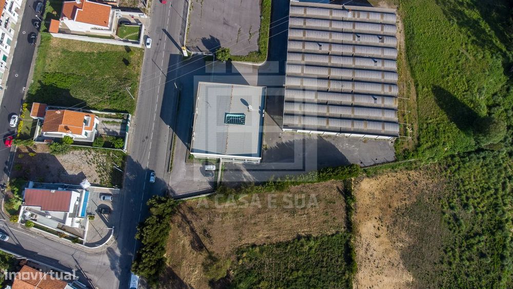 Venda conjunta de 2 terrenos urbanos em Rio Meão, S.M. Feira