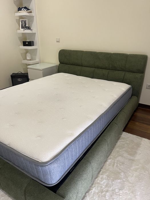 Cama estofada nova