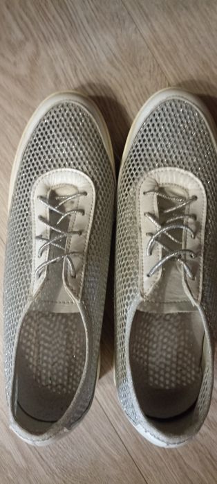 Продам шкіряні туфлі