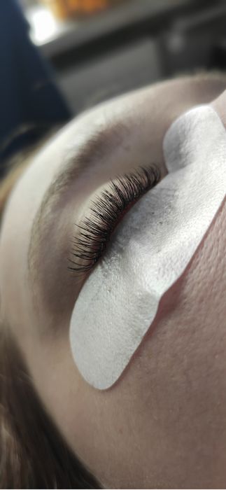 Przedłużanie rzęs , lifting rzęs , laminacja brwi