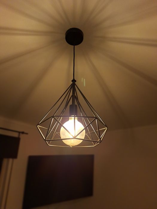 Vendo 1candeeiro. de sala.para desocupar