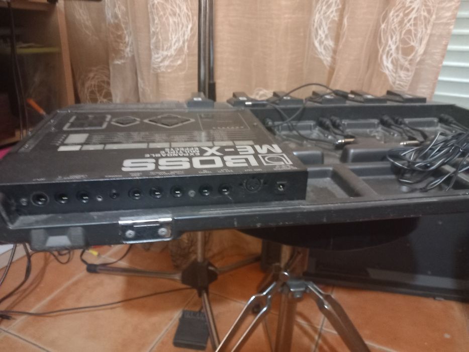 Pedaleira de efeitos rara!BOSS ME-X
