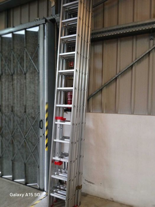 ESCADA TRIPLA PROFISSIONAL 4+4+4M (10M Úteis) | Perfil 80x25 | FÁBRICA