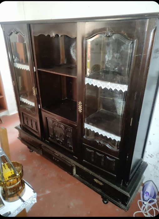 Móvel rústico em bom estado