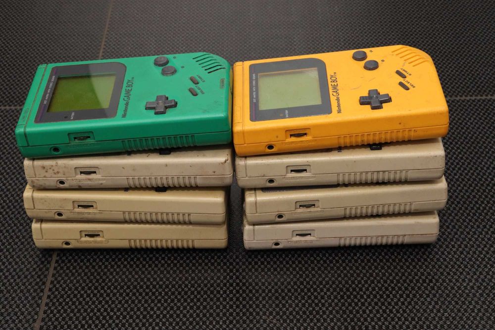 Nintendo Game Boy - zestaw 8 konsol
