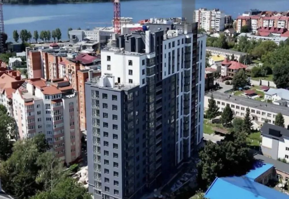Продаж 2к квартири 71 кв. м на вул. Полковника Д. Нечая