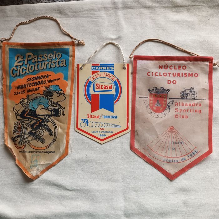 Diversos galhardetes 10 € cada 1