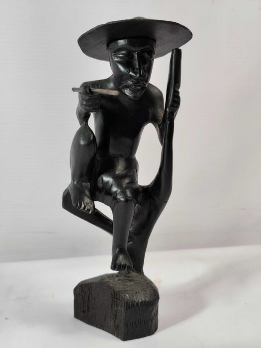 Antyczna Drewniana Figurka Rybaka