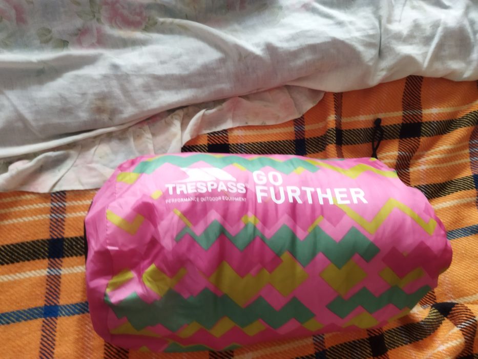 Продам недорого новий спальний мішок Trespass детский англія