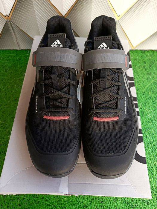 велокросівки adidas (43,45,46,47р)