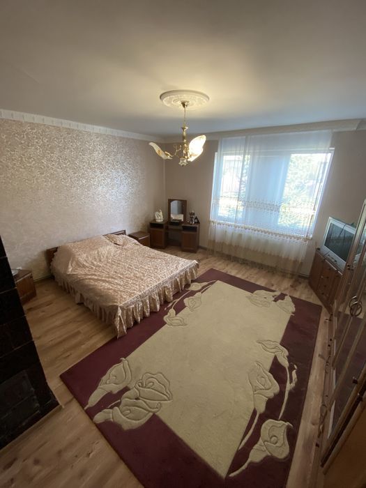 Продам будинок у передмісті Виноградів