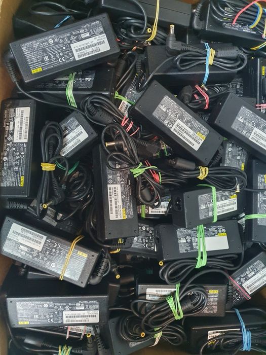 Зарядка зарядное блок питания живлення Asus Fujitsu 90w оригінал