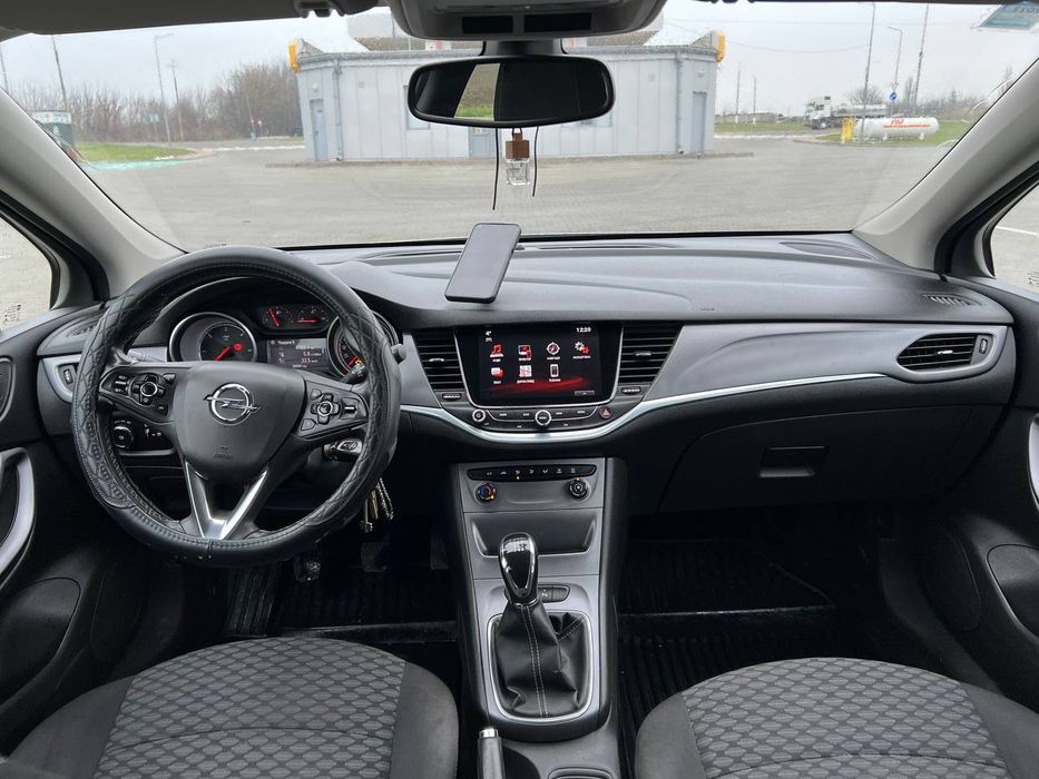 Продам Opel Astra K. 2016р. 1.6дизель
