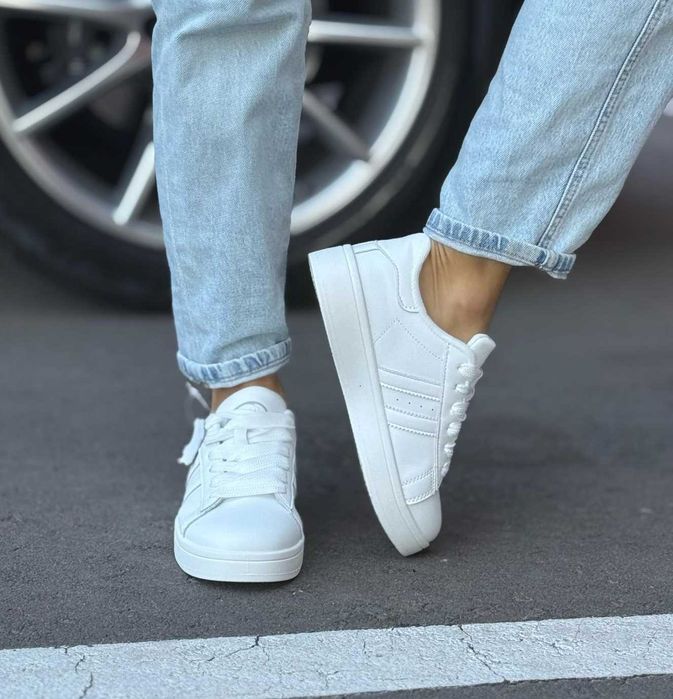 Женские белые кроссовки кеды