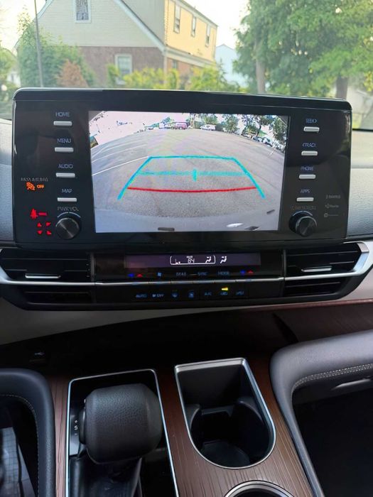 Toyota Sienna      2022