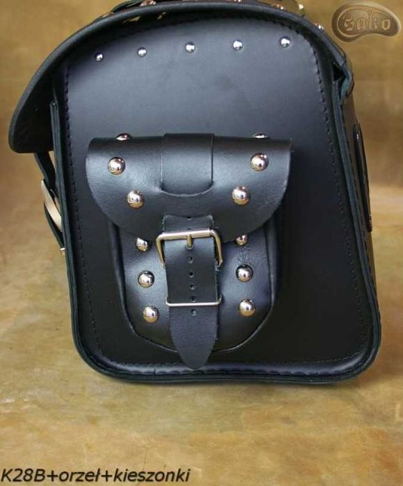 Kufer K280 z zamkiem, kieszonkami oraz nakładkami