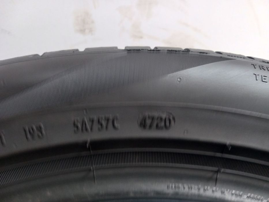 Opona letnia 255/45R19 Pirelli Scorpion