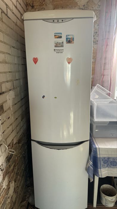 Продам холодильник Hotpoint RISTON