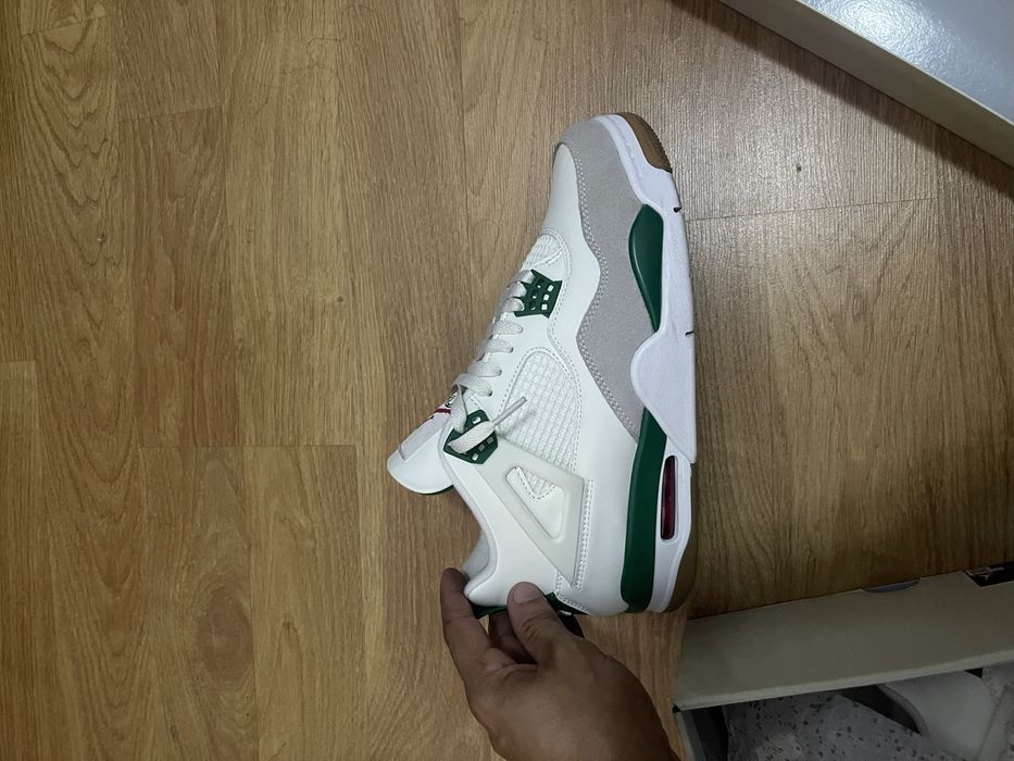 Air jordan 4 green pine
