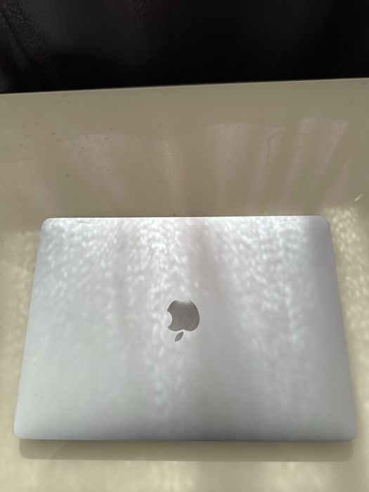 Macbook pro 2017 two thunderbolt 3 ports431812859156254727