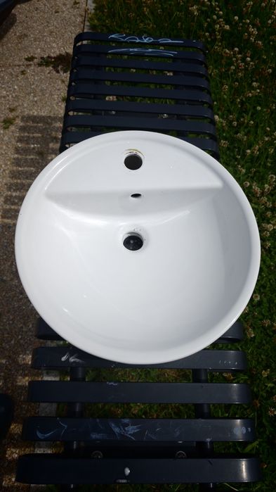 Vendo lavatório para casa de banho com pedra e sem pedra
