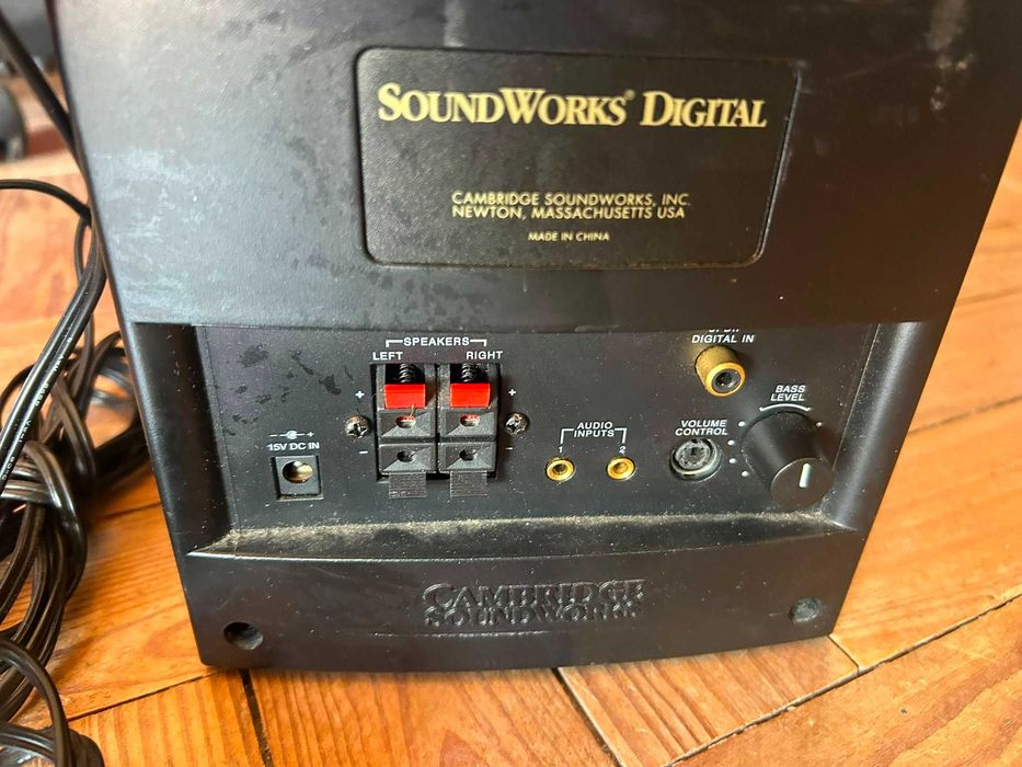 Sistema de som Cambridge Soundwork's Digital