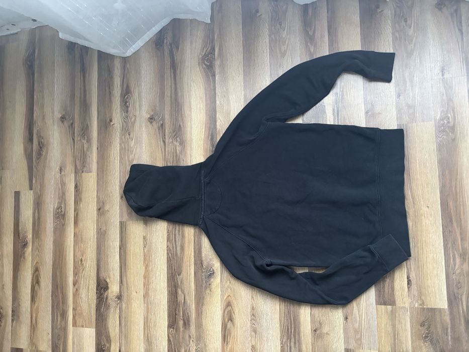Czarna bluza z kapturem marki GANT klasyczny ktorj