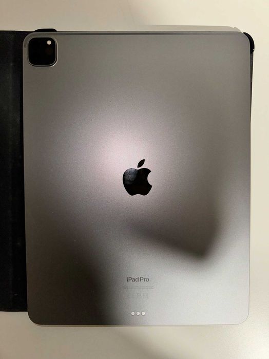 iPad Pro (12.9-inch) (6th generation) + Apple Pencil Pro + Capa