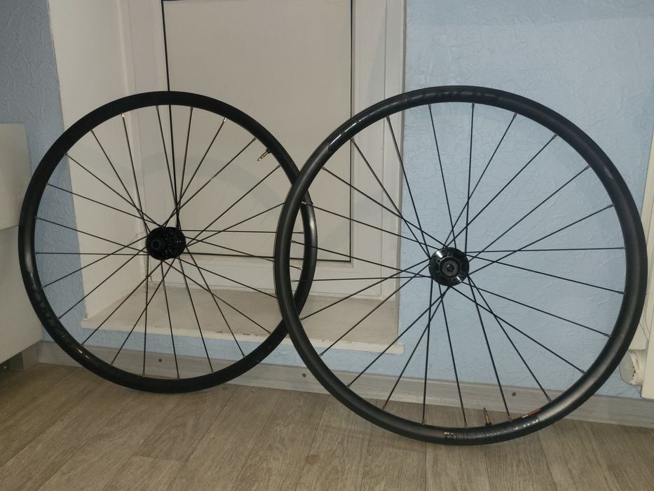 Колеса Tubeless, безкамерка 28 700с Гревел/Цикло Bontrager Affinity