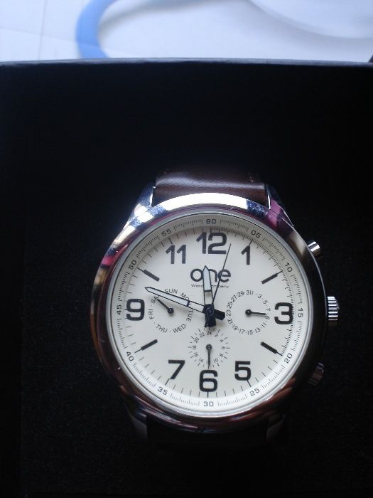 Relógio marca One novo em caixa