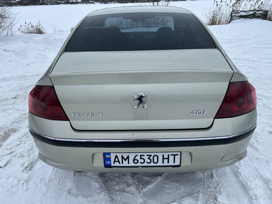 Автомобіль Пежо 407