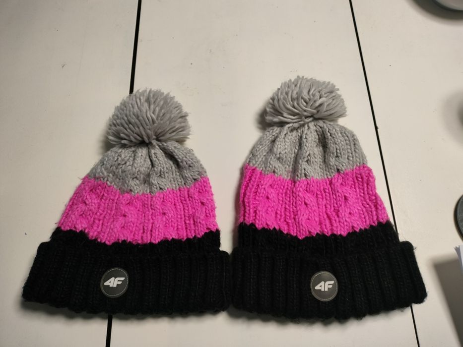 Komplet 2 czapek , siostry lub mama i córka 4F