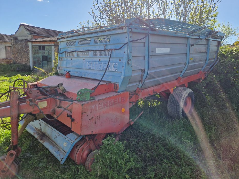 Reboque autocarregante